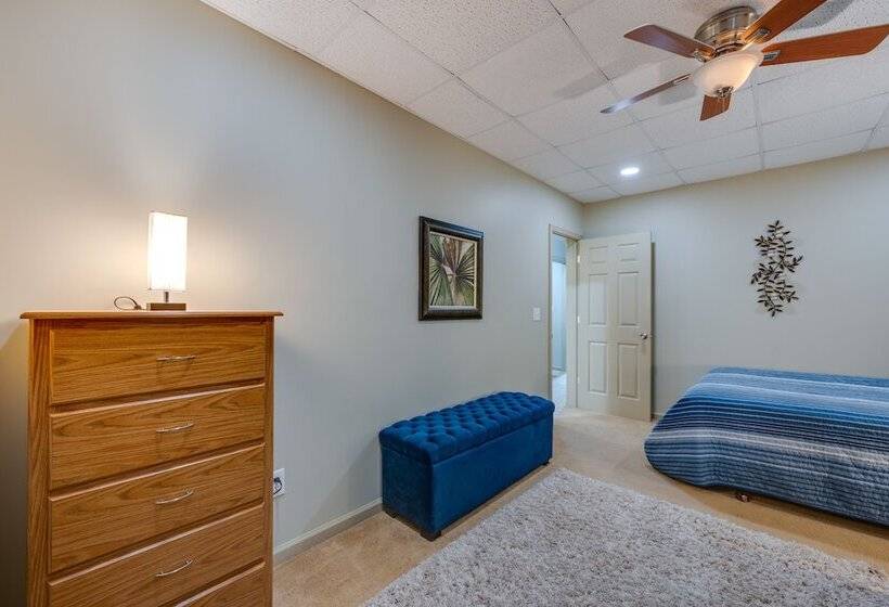 Luxe Lake Sinclair Living: Private Dock And Beach!