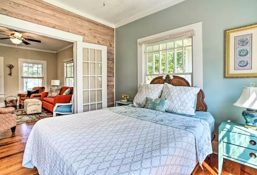 Moon Pie Cottage  Near Dtwn Ocean Springs!