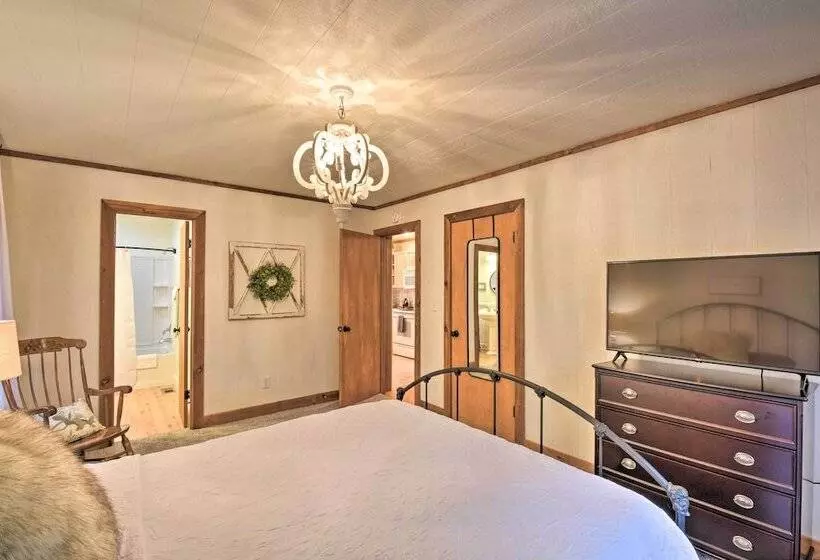 Mountain Mint Inn: Cabin W/ Resort Amenity Access!