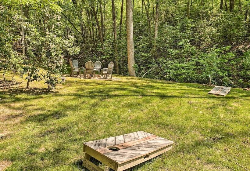 North Georgia Mtn Escape W/ Hot Tub & Games!