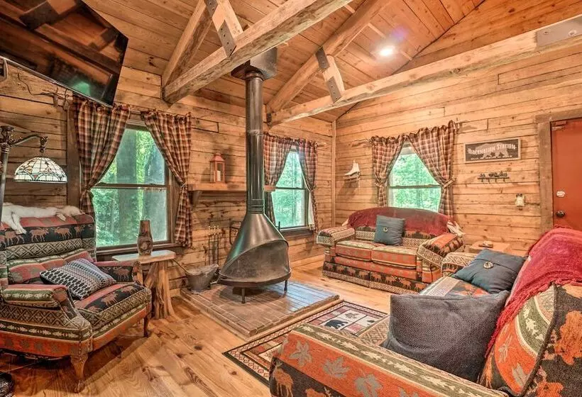 North Georgia Mtn Escape W/ Hot Tub & Games!