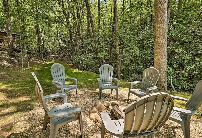 North Georgia Mtn Escape W/ Hot Tub & Games!
