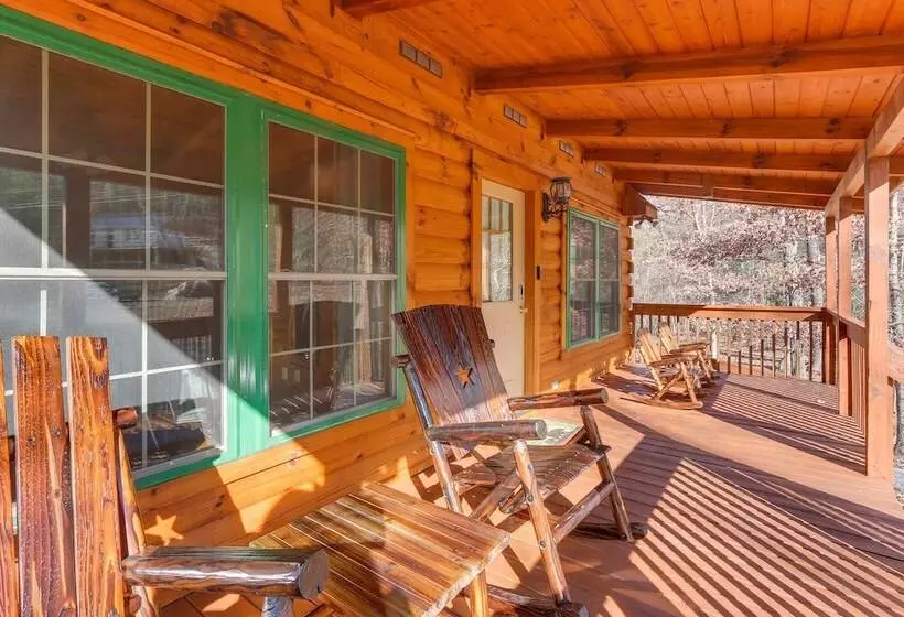 Wardensville Cabin W/ Hot Tub, Creek & Fire Pit!