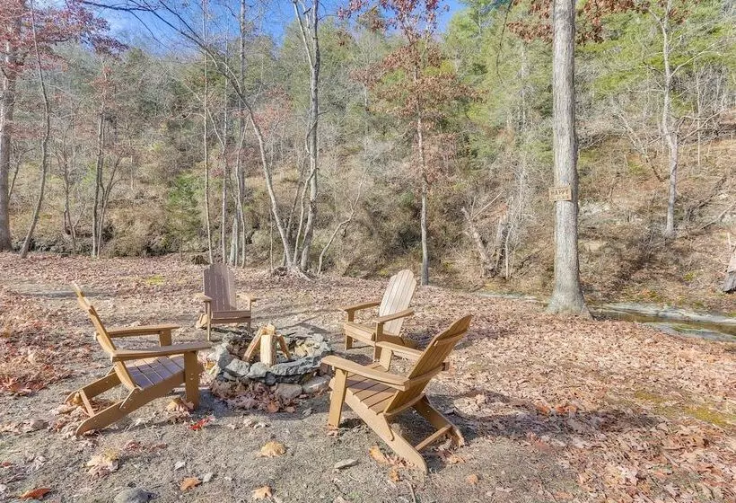 Wardensville Cabin W/ Hot Tub, Creek & Fire Pit!