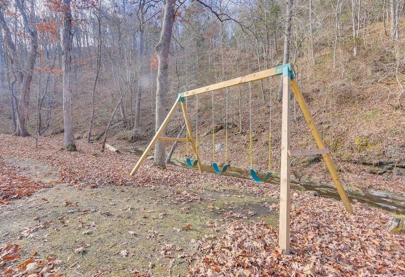 Wardensville Cabin W/ Hot Tub, Creek & Fire Pit!