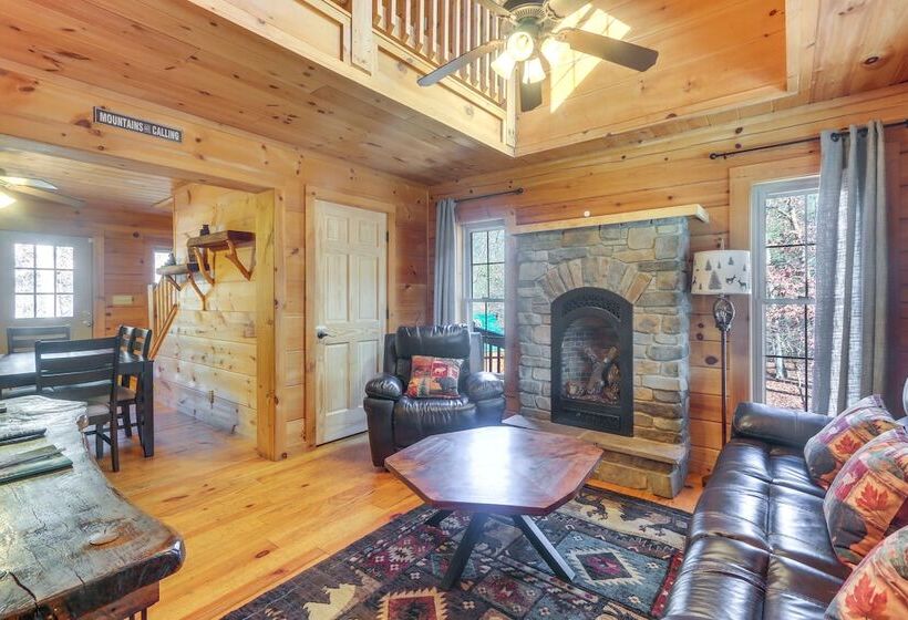 Wardensville Cabin W/ Hot Tub, Creek & Fire Pit!