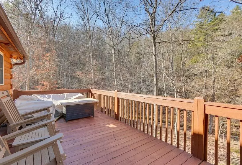 Wardensville Cabin W/ Hot Tub, Creek & Fire Pit!