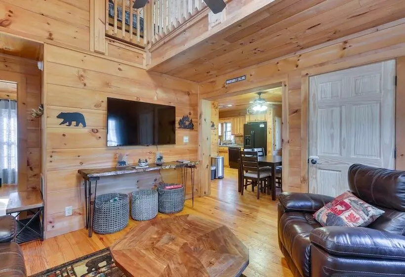 Wardensville Cabin W/ Hot Tub, Creek & Fire Pit!