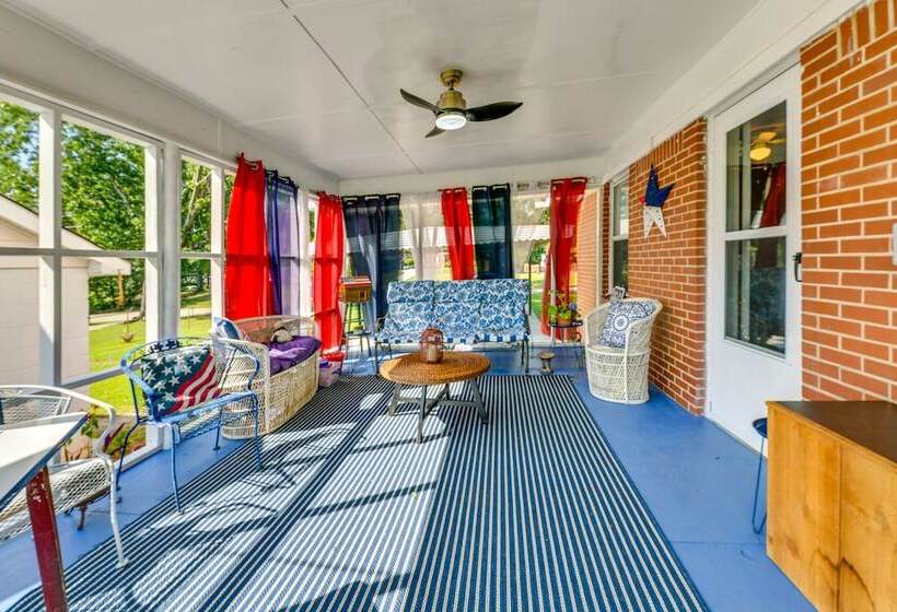 Pet Friendly Douglasville Home W/ Screened Porch!