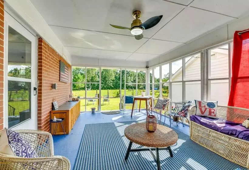 Pet Friendly Douglasville Home W/ Screened Porch!