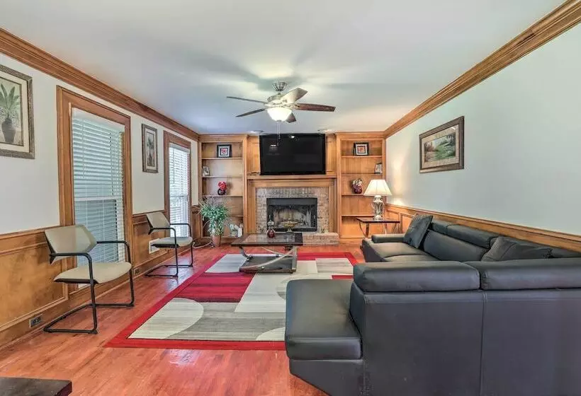 Pet Friendly House W/ Deck In Lawrenceville