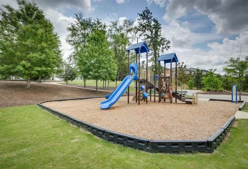 Pet Friendly & Spacious Grovetown Vacation Rental!
