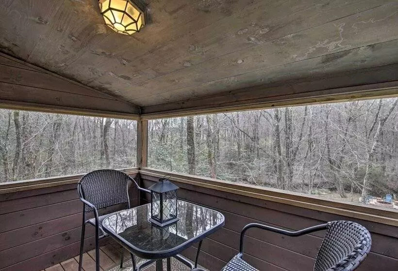 Picturesque Mountain Cabin W/ Hot Tub + Fire Pit!