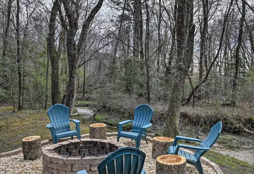 Picturesque Mountain Cabin W/ Hot Tub + Fire Pit!