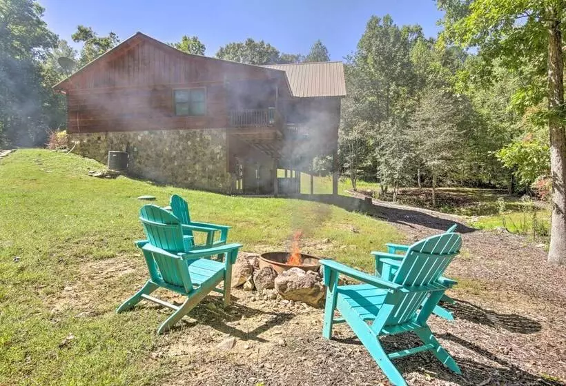 Private Cabin W/ Furnished Porch On < 3 Acres!