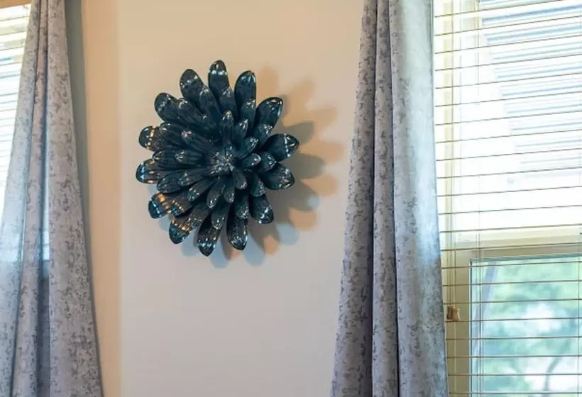 Residenssi Stunning 4 Bed House In Indio In Golf Course Commu