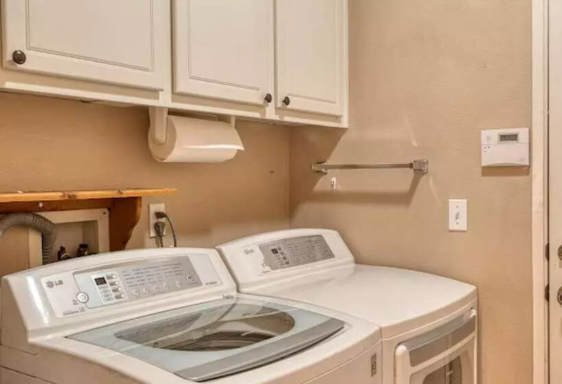 Residenssi Stunning 4 Bed House In Indio In Golf Course Commu