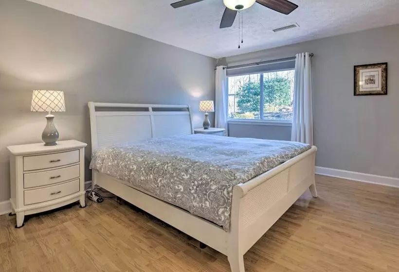 Roswell Home W/ Deck + Yard, 18 Mi To Truist Park!
