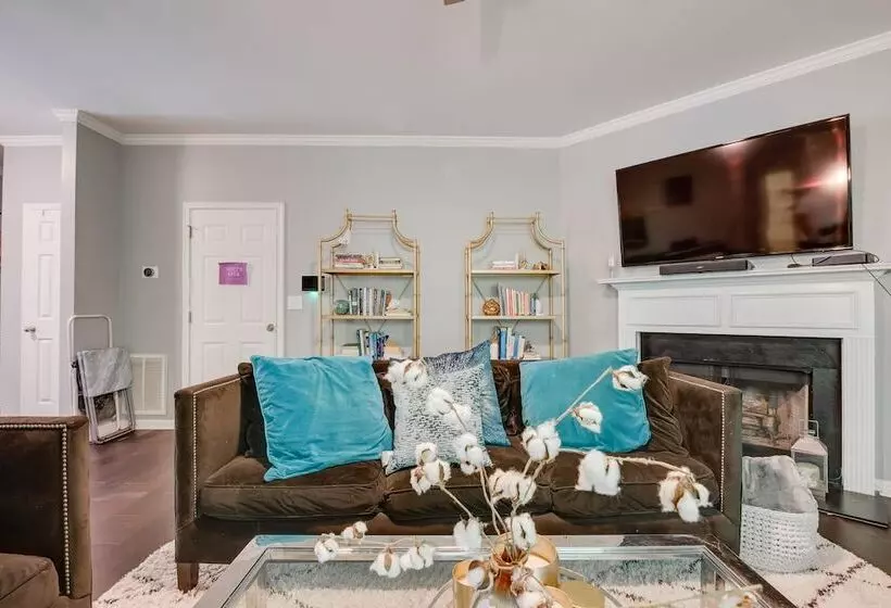 Snellville Abode < 9 Mi To Stone Mtn Park!