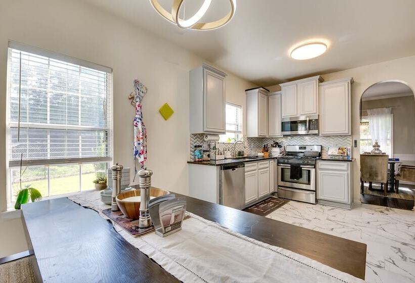 Snellville Abode < 9 Mi To Stone Mtn Park!