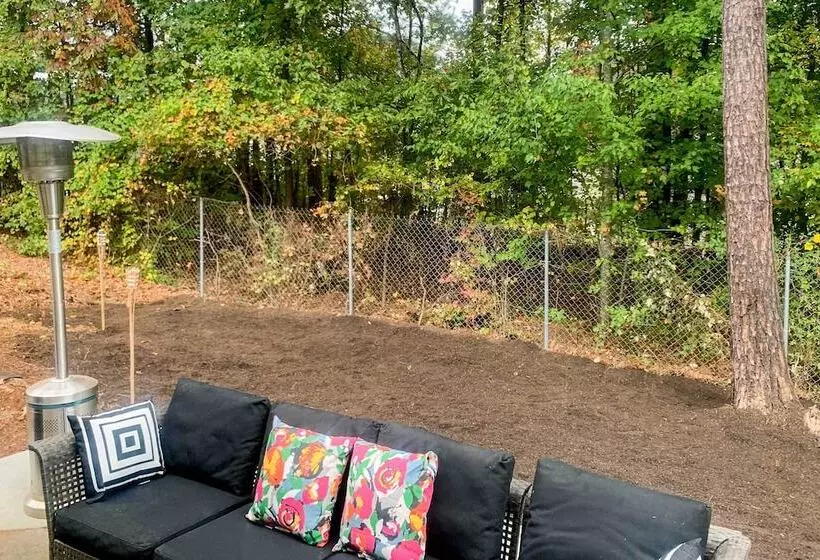 Snellville Abode < 9 Mi To Stone Mtn Park!