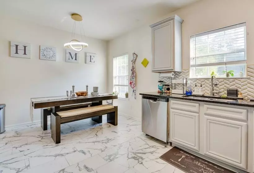 Snellville Abode < 9 Mi To Stone Mtn Park!