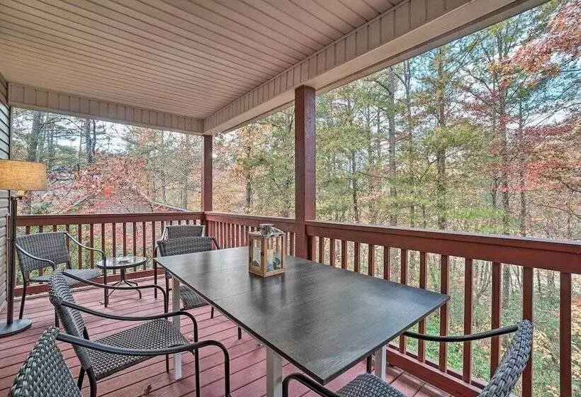 Spacious Home In Helen W/ Porch & Balcony!