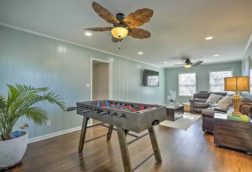 Spacious Marietta House With Covered Patio!