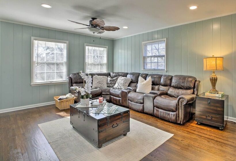 Spacious Marietta House With Covered Patio!