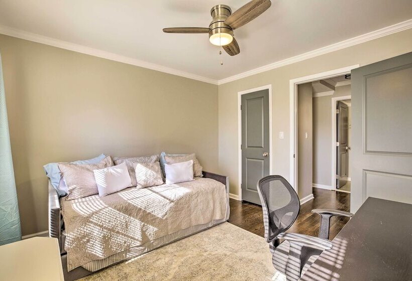 Spacious Marietta House With Covered Patio!