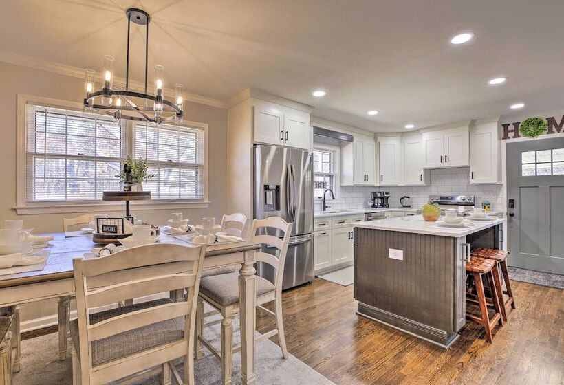 Spacious Marietta House With Covered Patio!