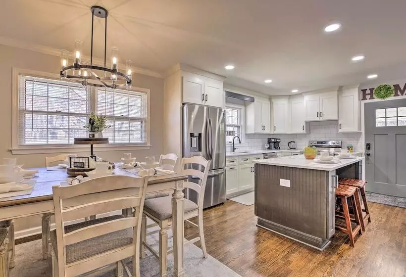 Spacious Marietta House With Covered Patio!