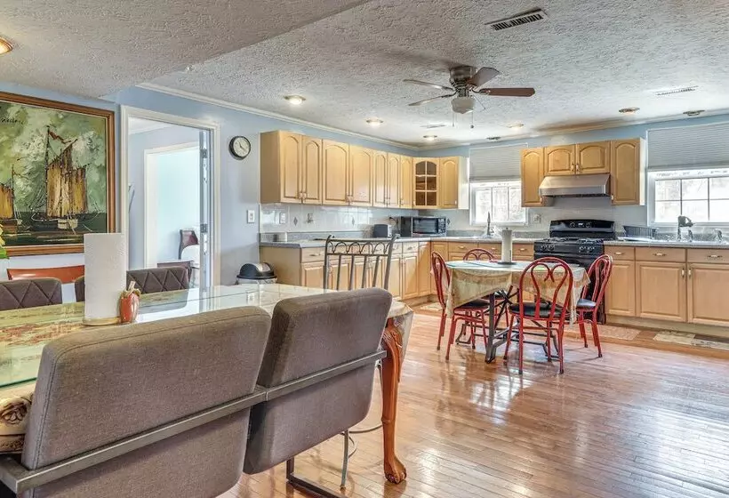 Spacious Norcross Home ~ 21 Mi To Downtown Atlanta