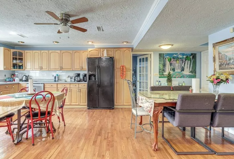 Spacious Norcross Home ~ 21 Mi To Downtown Atlanta