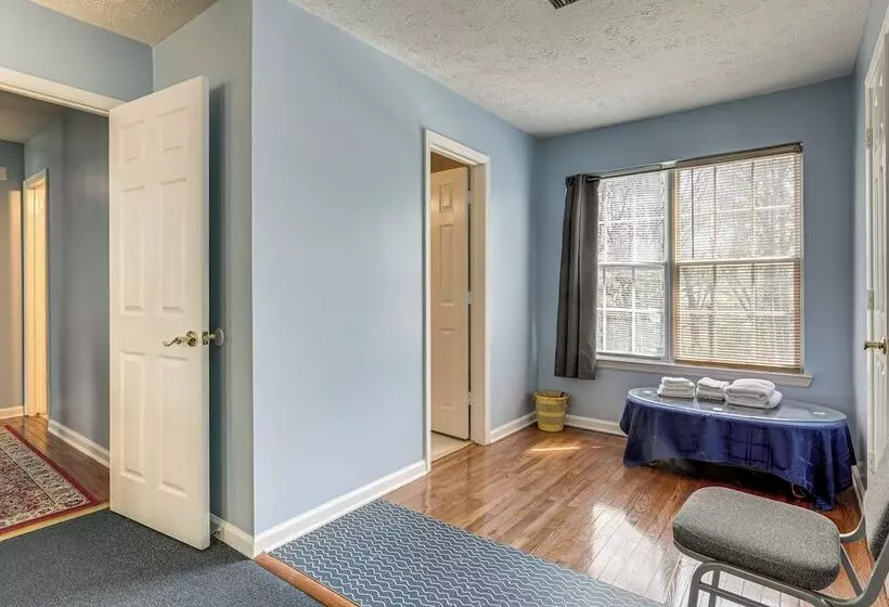 Spacious Norcross Home ~ 21 Mi To Downtown Atlanta
