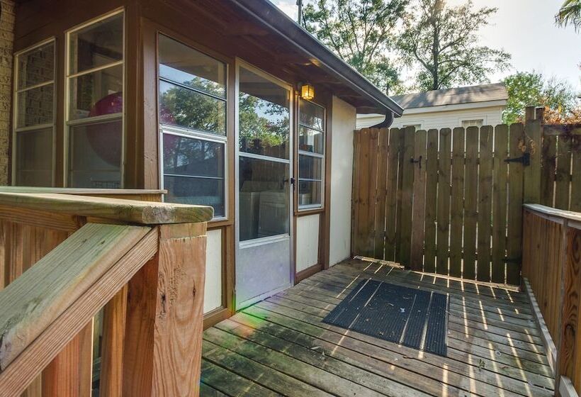 Stylish Jackson Home: Walk To Dining & Shops!