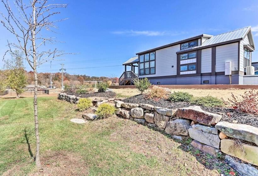 Tiny Home Retreat W/ Fire Pit ~ 3 Mi To Lake!