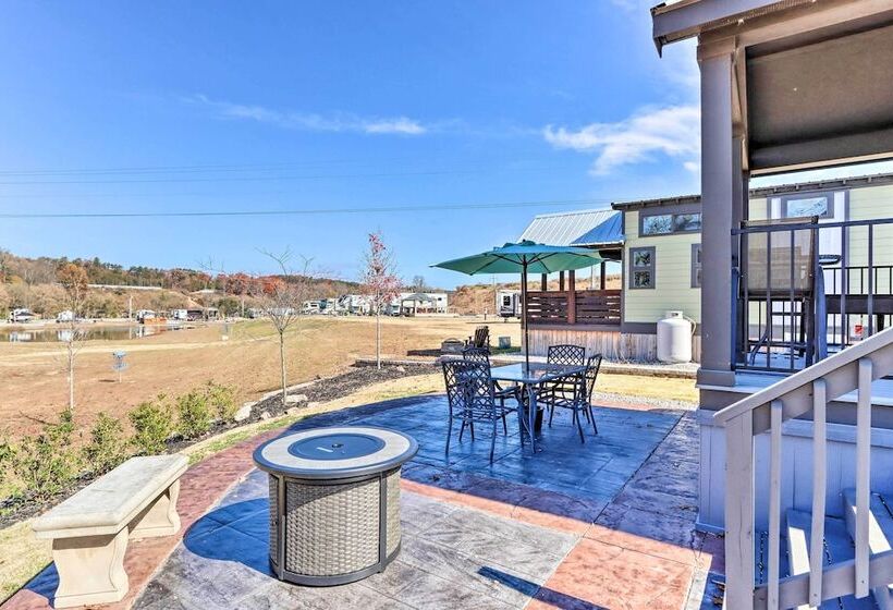 Tiny Home Retreat W/ Fire Pit ~ 3 Mi To Lake!