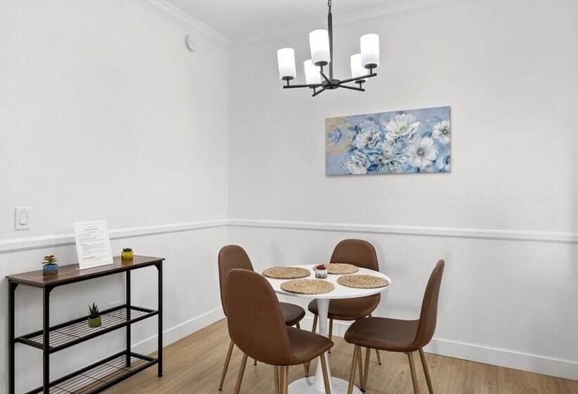 Two Cozysuites Apartment Chandler