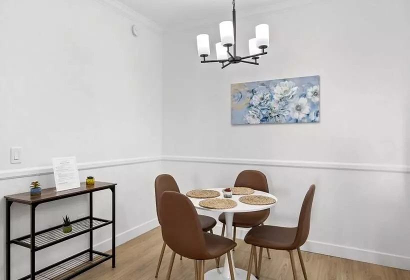 Two Cozysuites Apartment Chandler
