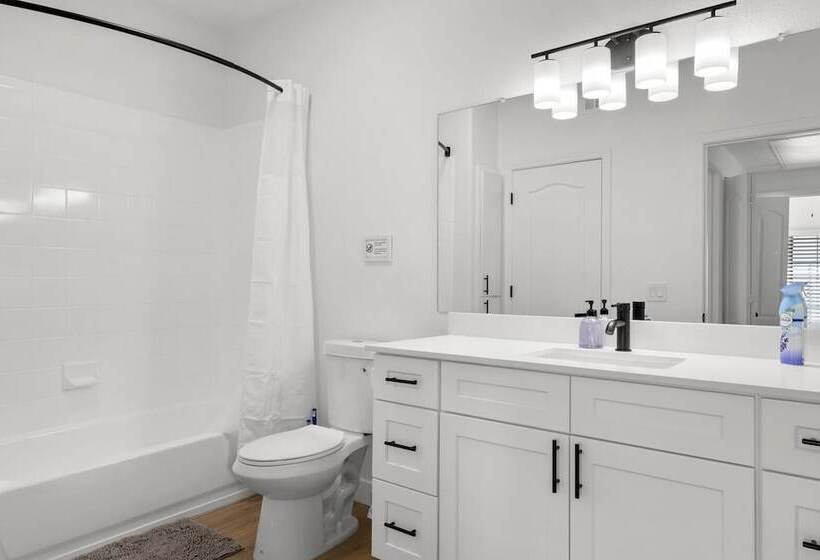 Two Cozysuites Apartment Chandler