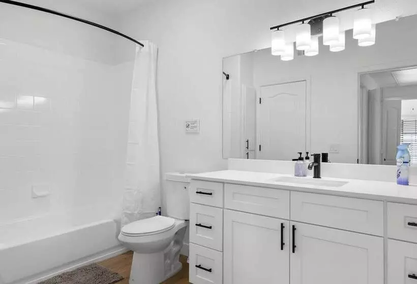 Two Cozysuites Apartment Chandler