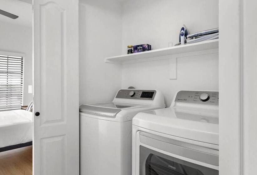 Two Cozysuites Apartment Chandler