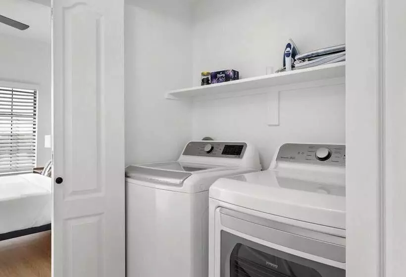 Two Cozysuites Apartment Chandler