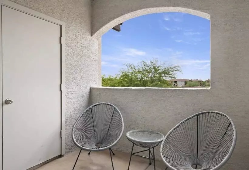 Two Cozysuites Apartment Chandler