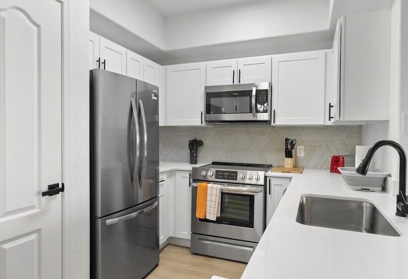 Two Cozysuites Apartment Chandler