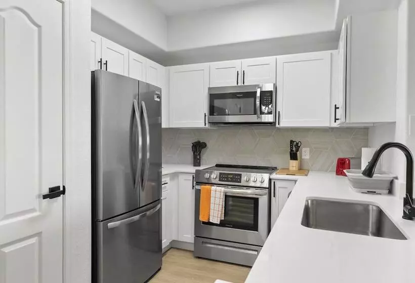 Two Cozysuites Apartment Chandler