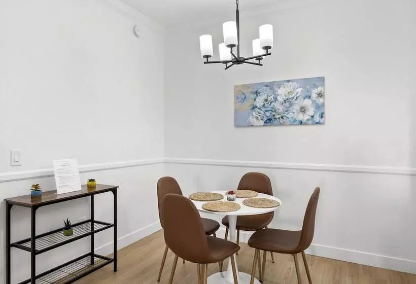 Two Cozysuites Apartment Chandler