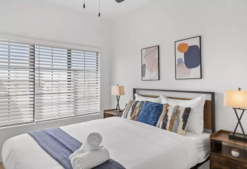 Two Cozysuites Apartment Chandler