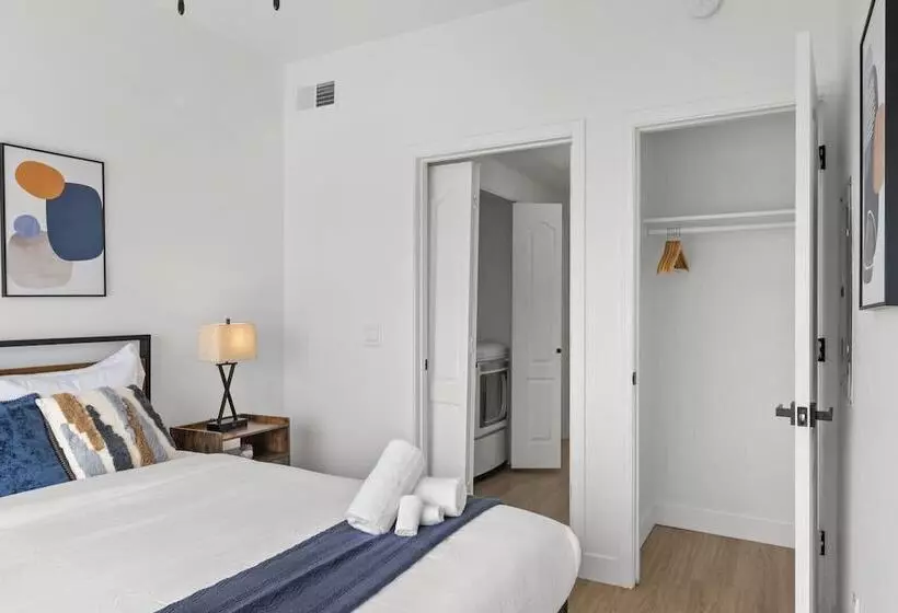 Two Cozysuites Apartment Chandler